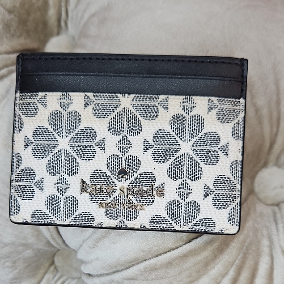 Kate Spade Flower Black and White Card Holder - Picture 2 of 7
